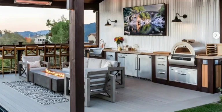 Outdoor Kitchen